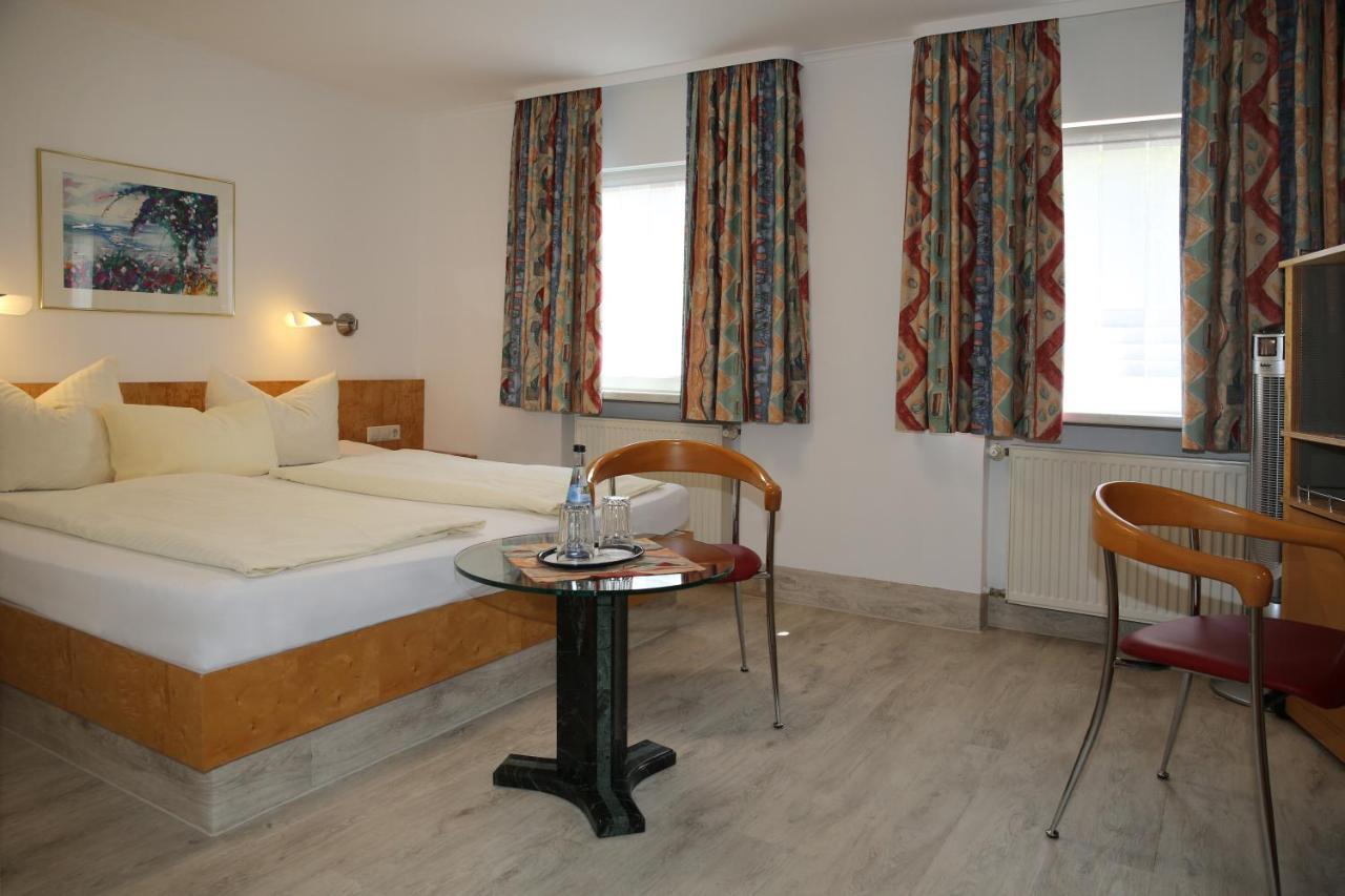 Hotel Zum Weissen Roessel Walldorf  Exterior photo